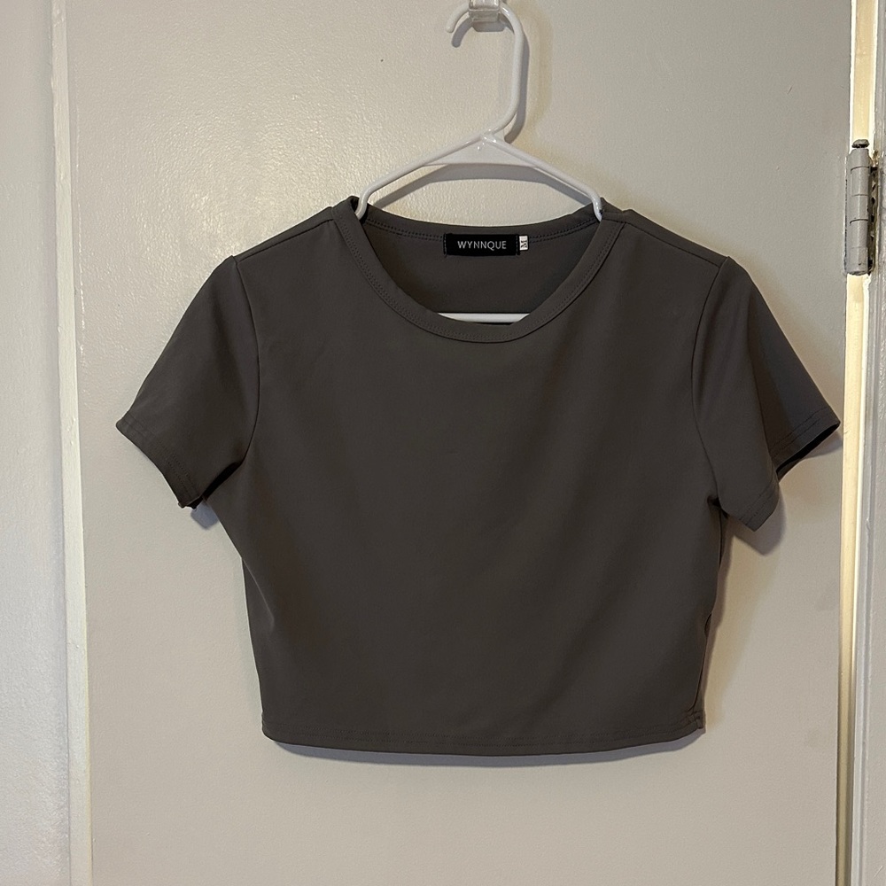 Nique Women's Dark Gray Short Sleeve Top